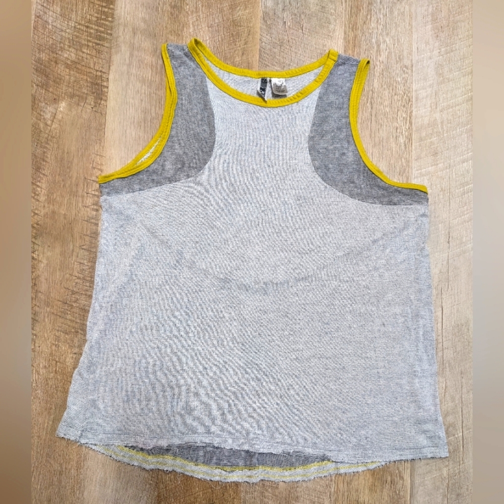BKE Sleeveless Gray Top